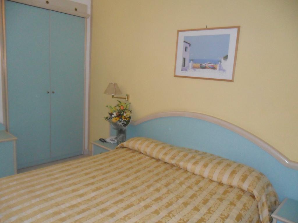 Hotel Solemare Beach & Beauty Spa Ischia Kamer foto