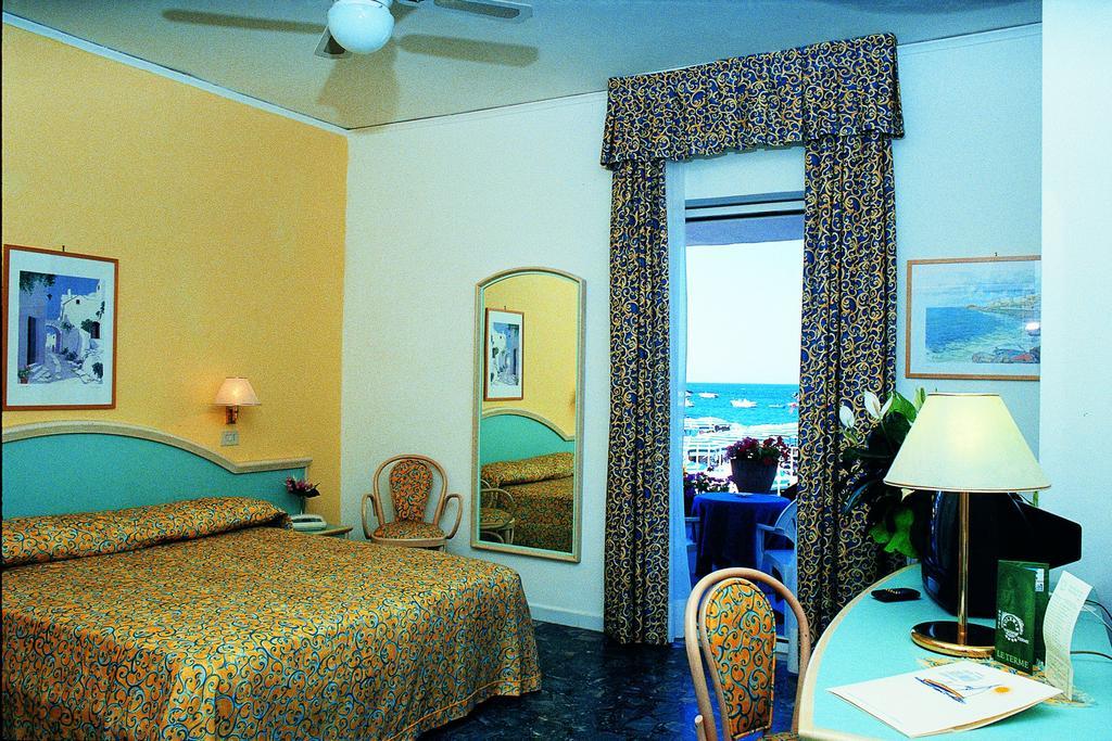 Hotel Solemare Beach & Beauty Spa Ischia Kamer foto