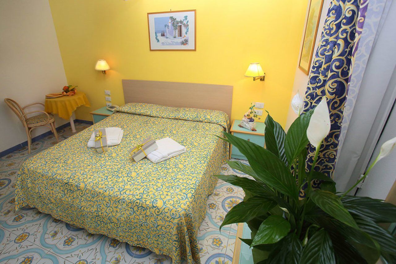 Hotel Solemare Beach & Beauty Spa Ischia Buitenkant foto